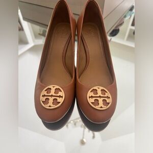 Tory Burch Tan Chelsea Wedges -Like NEW Condition